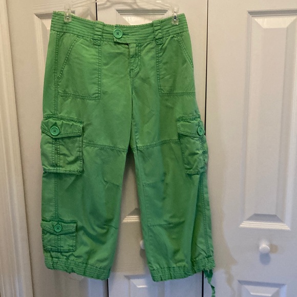 Aeropostale Pants - Low rise green capris
